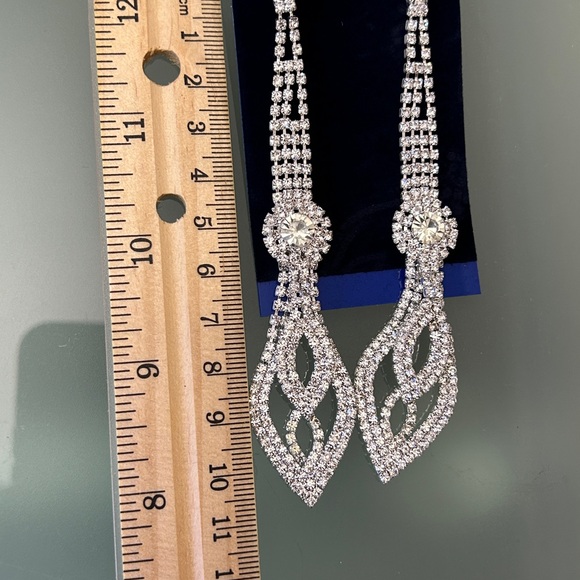 Sparkling Long Earrings - Picture 6 of 6